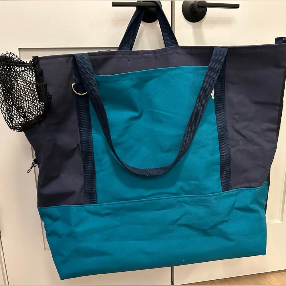 Dog tote bag for medium size dogs! (< 35 lbs)